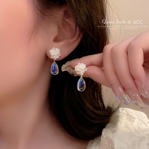 Anting Tusuk silver s925 Desain Bunga Hias zircon Untuk Wanita