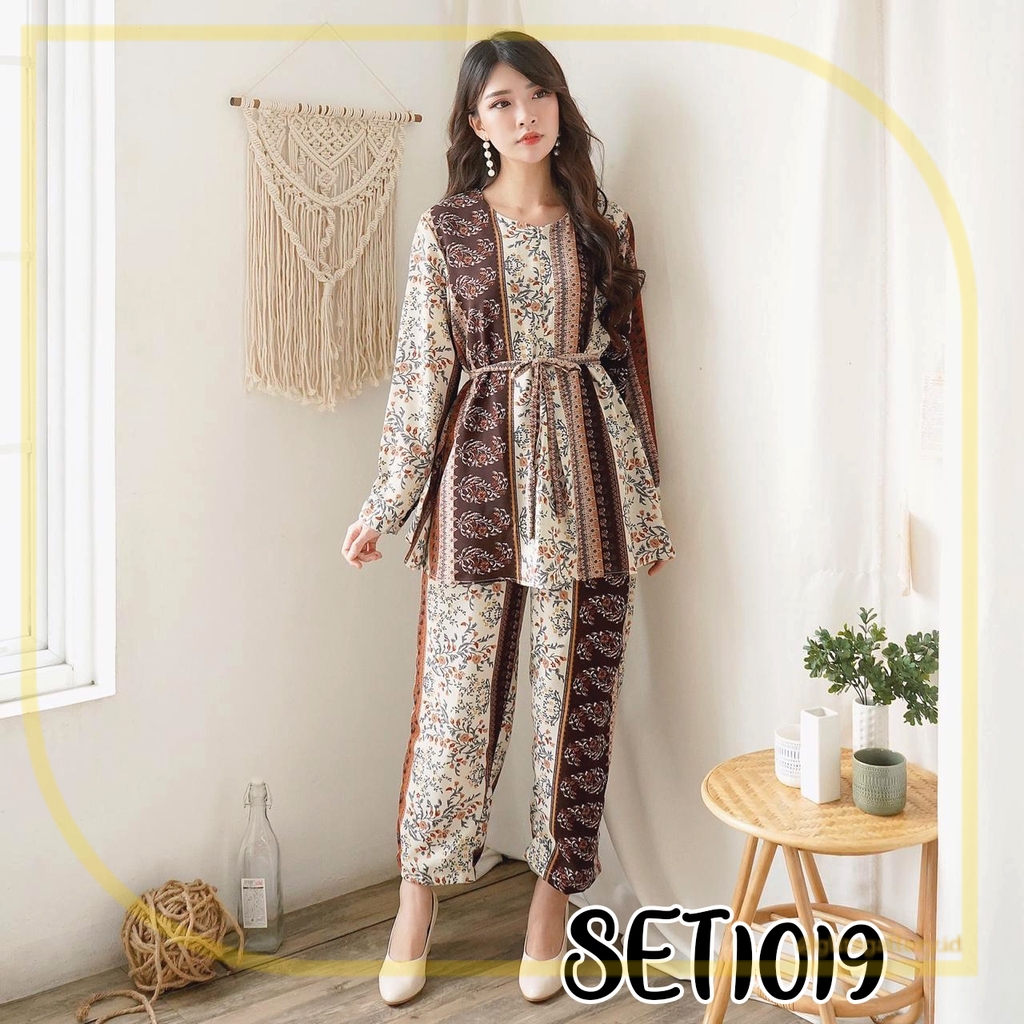 

(glitzgallery.id) 1019 motif