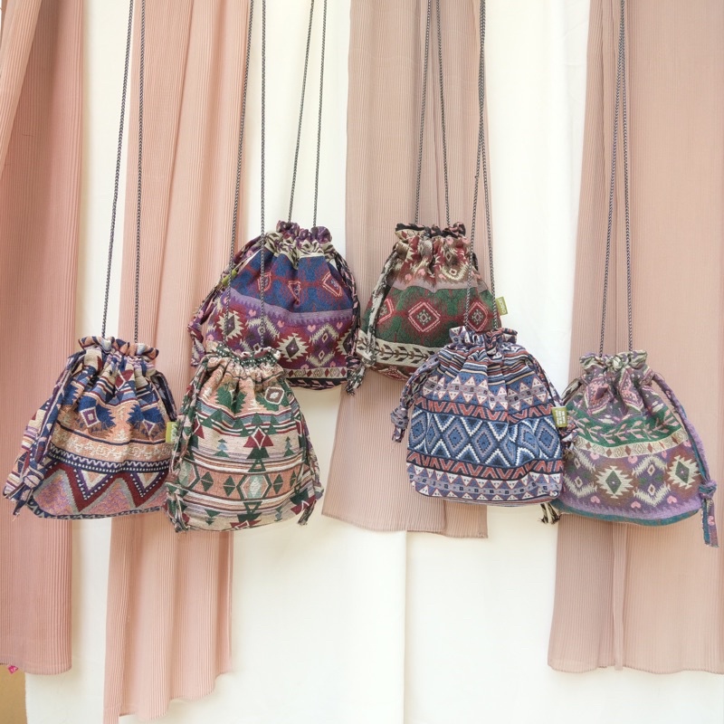 Tas Selempang Woven Pouch - CABICIKS