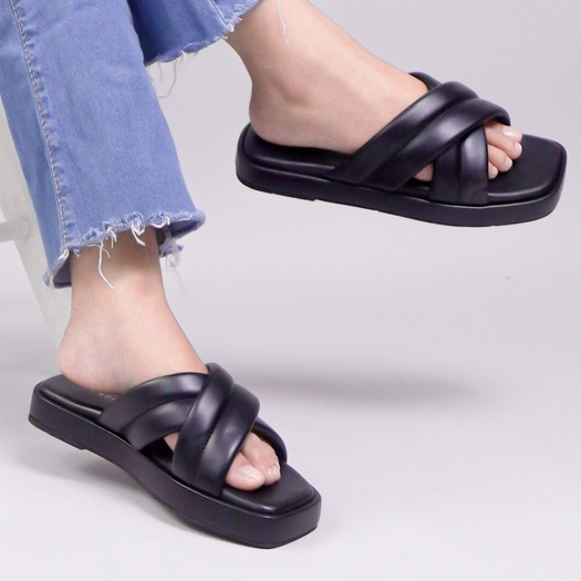 LAPEPA YUK - Sandal Wanita Teplek BELLA ALL COLOR Sendal Cewek Platform Wedges Kondangan Hak Tinggi  2cm Model Silang 2 Size 36 37 38 39 40 Lucu Jalan Casual Santai Rumah Slop Warna Hitam Selop Premium Original Kekinian Terbaru Shoes Mall Official Store