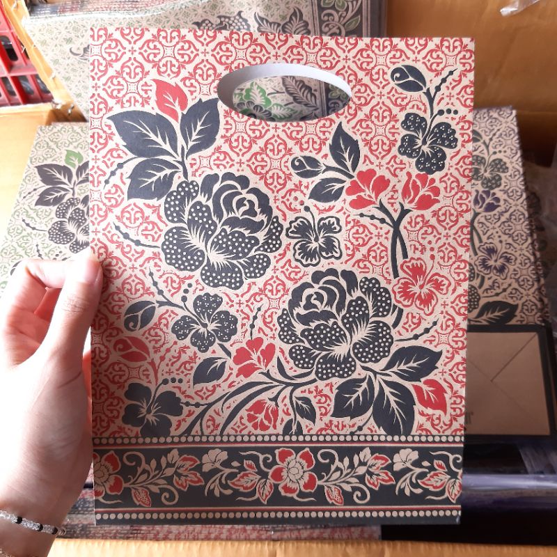 

paper bag batik 26x20cmx8cm (10pcs)