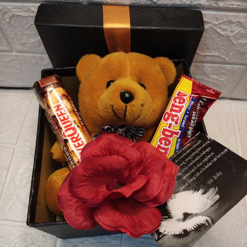 

Kado ulang tahun anniversary surprised box