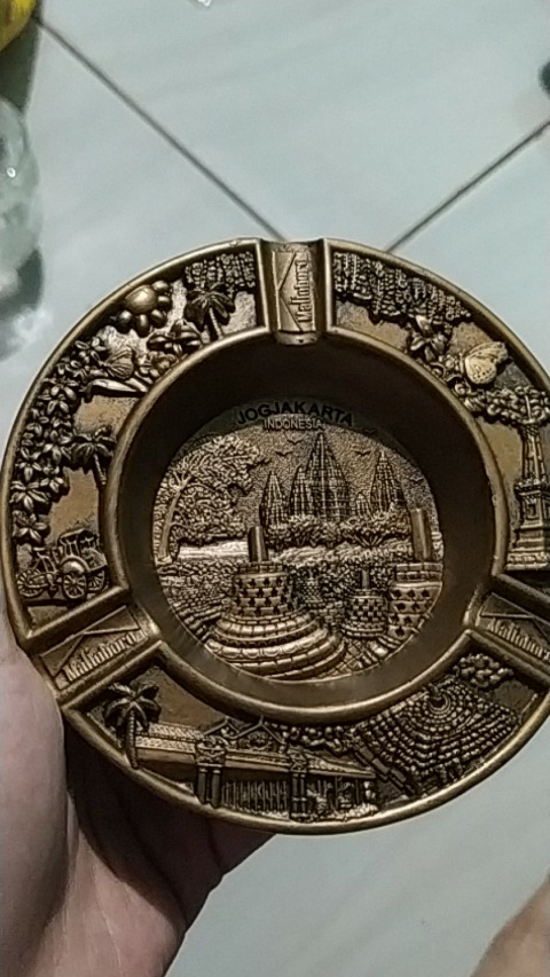 Asbak Jogja Relief Prambanan Borobudur Tugu Kraton 12x12x2 Fiberglass