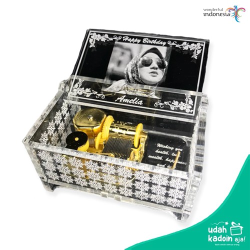 

[PERTAMA DI INDONESIA] Acrylic Music Box | Kado Unik dan Kado Berkesan