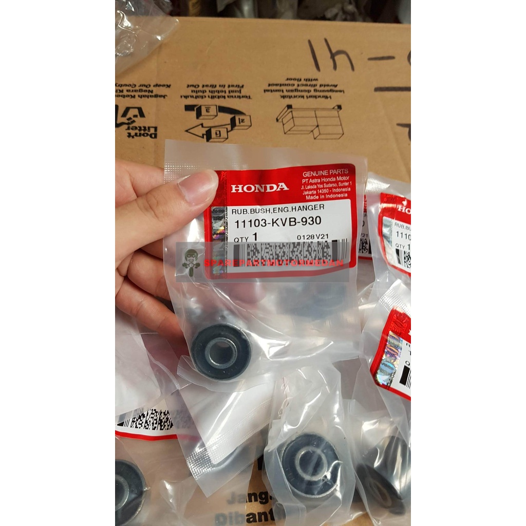 Karet Mounting Bos Arm Engine Hanger Beat Scoopy Spacy Vario 110 125 150 Matic Honda 11103-KVB-930