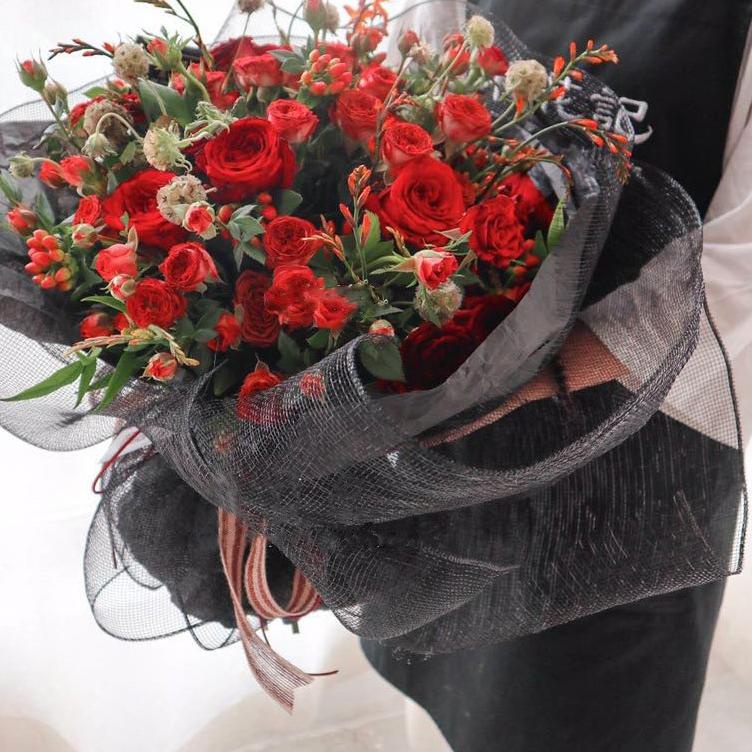 

Big Sale - MYSTYLE KERTAS BUNGA JALA POLYNET ROLL 53 CM X 731 CM PW/FLOWER WRAP/PEMBUNGKUS BUNGA WATERPROOF !!