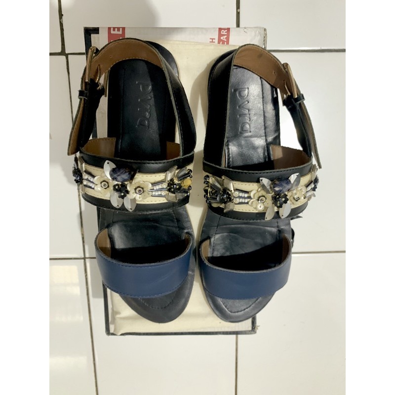 PVRA sandal preloved