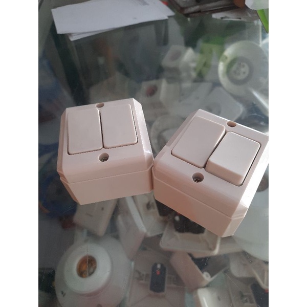 saklar double broco papan kayu cream