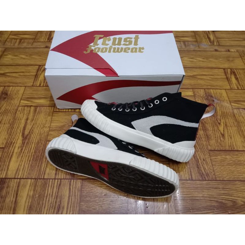 TRUST FOOTWEAR