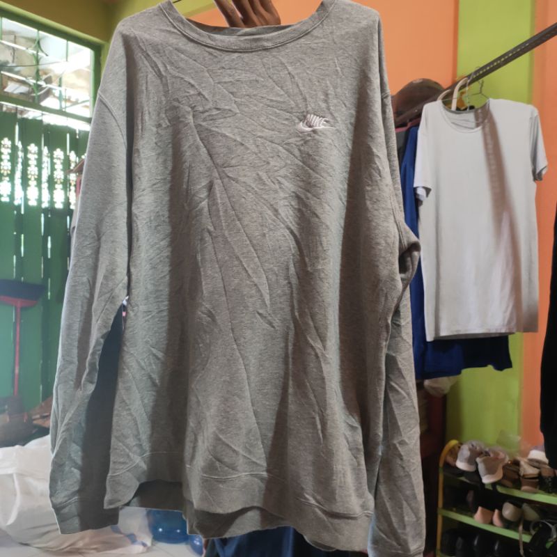 Nike Abu, Nike hitam