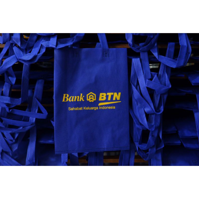 

TAS SPUNBOND UKURAN 25X35 // GRATIS SABLON// minimal 200pcs