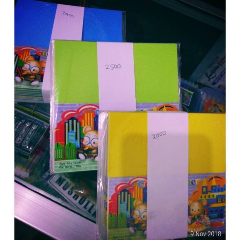 

kertas lipat warna warni