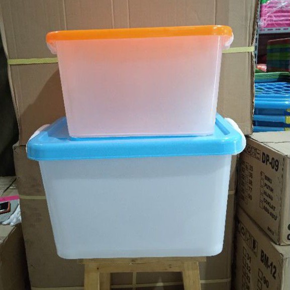 Box Container 35 Liter Gajah