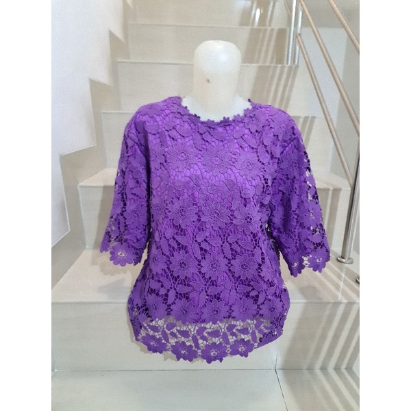 Blouse Brukat Putih, Hitam, Warna Tangan Pendek Import Size XL, 2XL, 3XL-Ungu 3/4