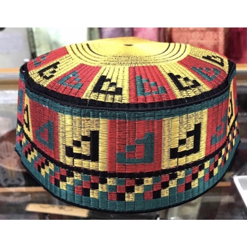 Peci rajut Aceh motif Teuku Umar