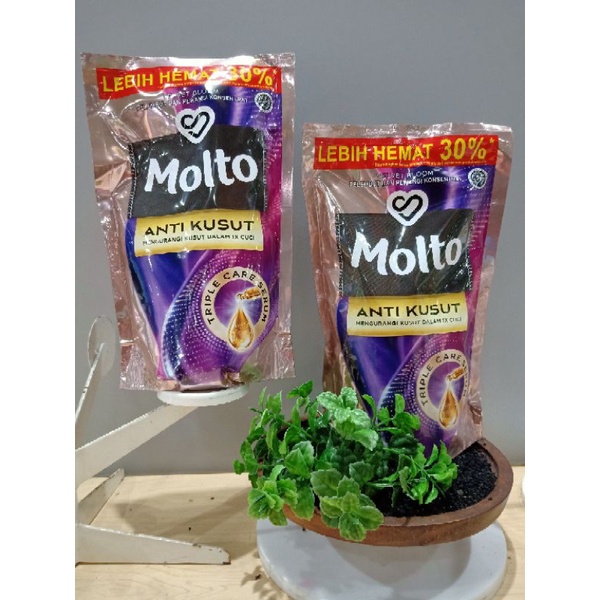 MOLTO ANTI KUSUT 720ML