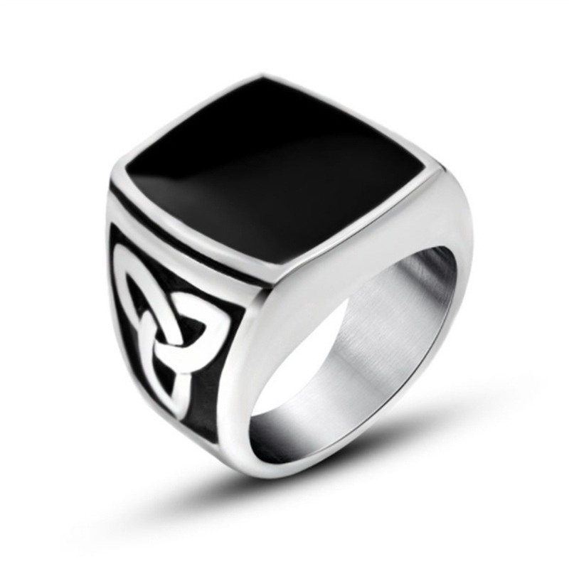 Cincin Batu Persegi Bahan Stainless Steel Warna Hitam Gaya Retro Untuk Pria