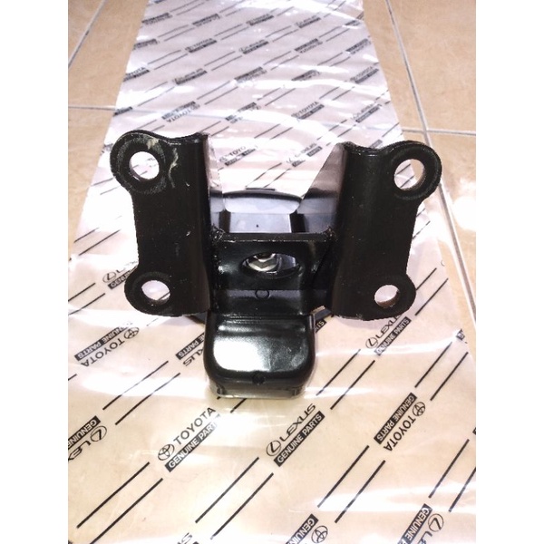 ENGINE MOUNTING KOMPLIT TOYOTA FORTUNER - HILUX - INNOVA NO 12361- OCO70   ORI