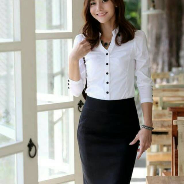 Rok span formal pendek wanita hitam