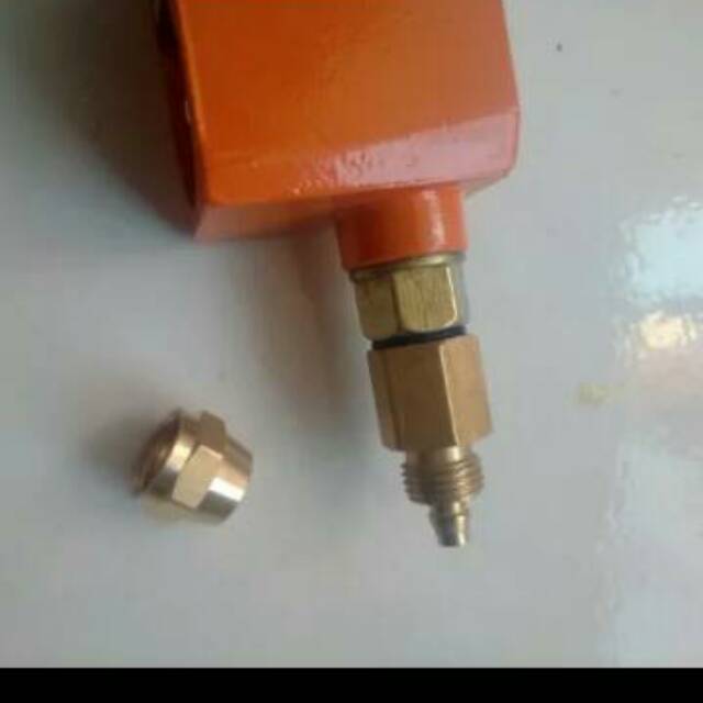 Regulator Untuk Alat Refill Gas Kaleng Dari Tabung Gas Lpg 3kg 5 5kg Dan 12kg Shopee Indonesia