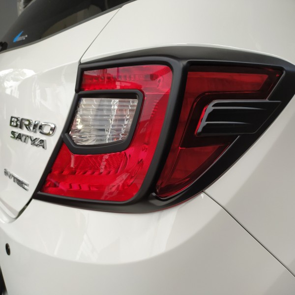 Garnis belakang allnew brio 2019 black doff