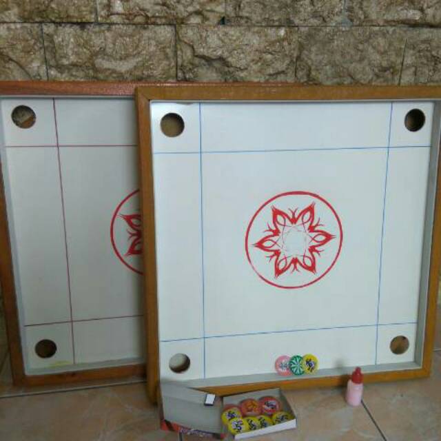 Meja karambol kecil untuk anak