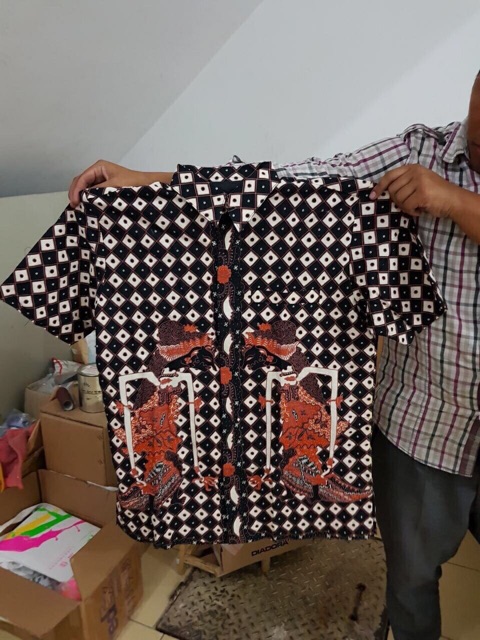 KAIN BATIK PREMIUM Bahan Katun Motif Wayang Dewi Sembadra Nitik Hitam Putih Orange 727648 Cap 72 Jarik Jarit Samping Kebat Panjang Batik Katun Modern Premium Bahan Seragam Batik Pernikahan Kantor Keluarga Murah Kamen Jadi Batik Bali Lembaran