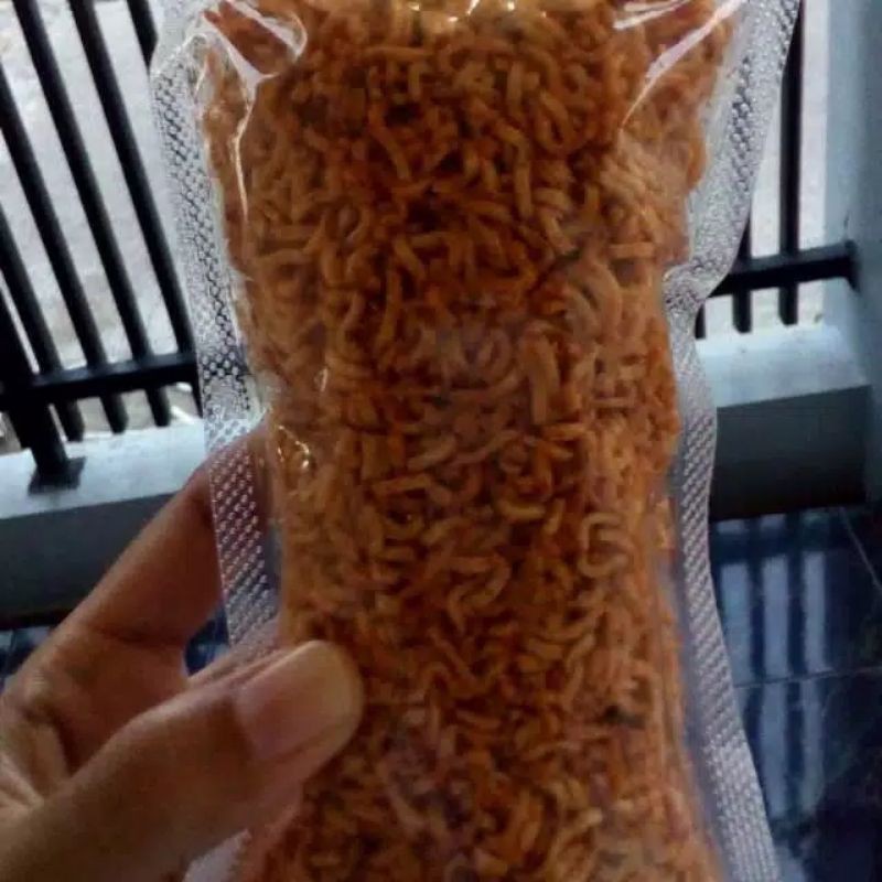 

cemilan mie crunchy
