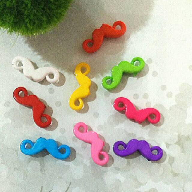 

Mote / Manik - Manik Bentuk Kumis Akrilik Doff Warna 1pack