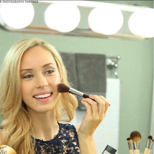 

FIT Studio Make Up Lamp Bolam Lampu Meja Portable Tempel di Kaca Blogger