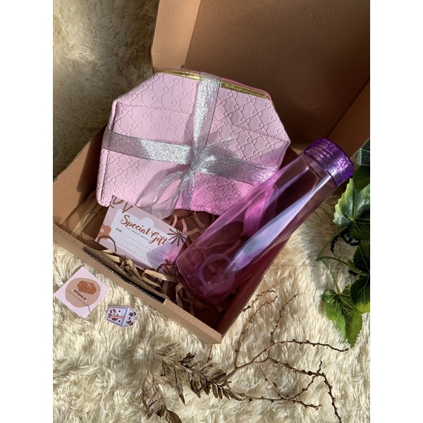 

GIFT BOX MURAH BY GIFTQUAS.ID SPECIAL GIFT FOR SPECIAL PERSON. HAMPERS MURAH