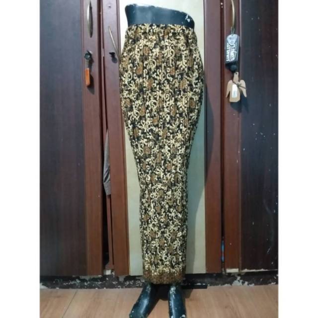 ROK BATIK PLISKET PAPAN