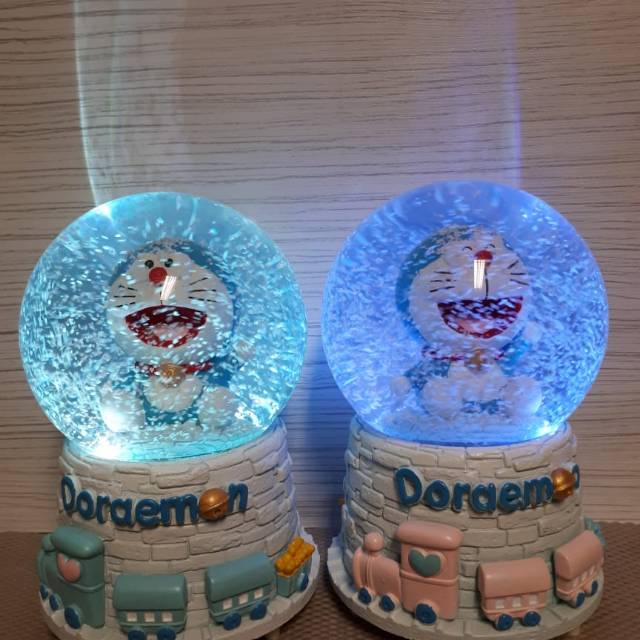 KOTAK MUSIK BOLA SALJU DORAEMON (LAMPU + MUSIK + SALJU)