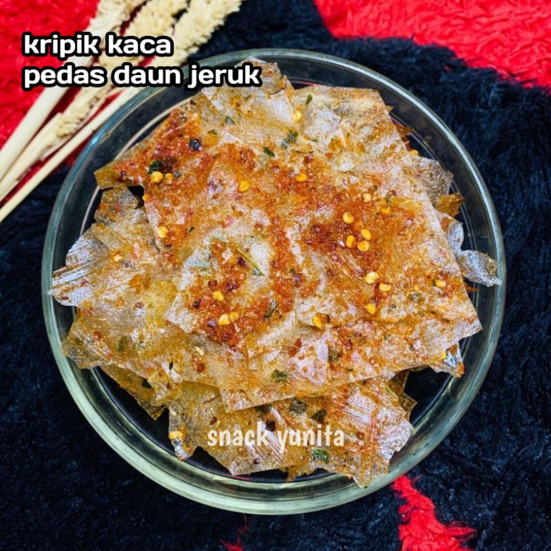 Keripik kaca Pedas Gurih Daun jeruk 50 gram