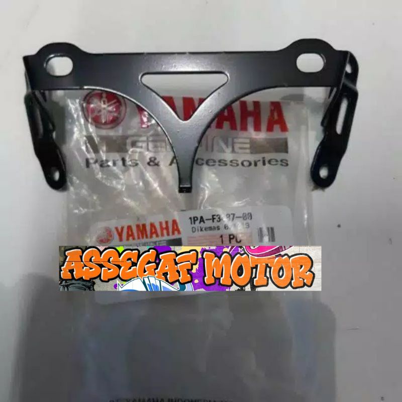 BREKET DUDUKAN PLAT NOMOR NOPOL DEPAN VIXION NEW NVL 2013 - 2014 ORIGINAL ASLI YGP 1PA-F3487-00