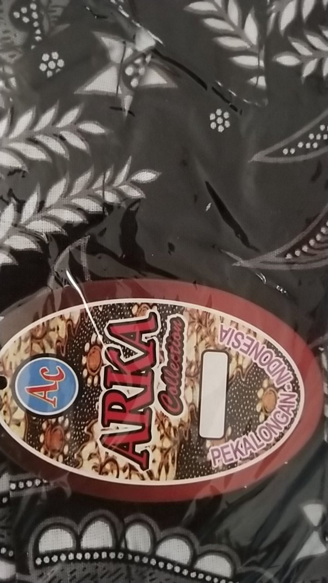 Kemeja Batik Pria Lengan Pendek Motif Hitam Putih Cream Manisarjuna Memanah