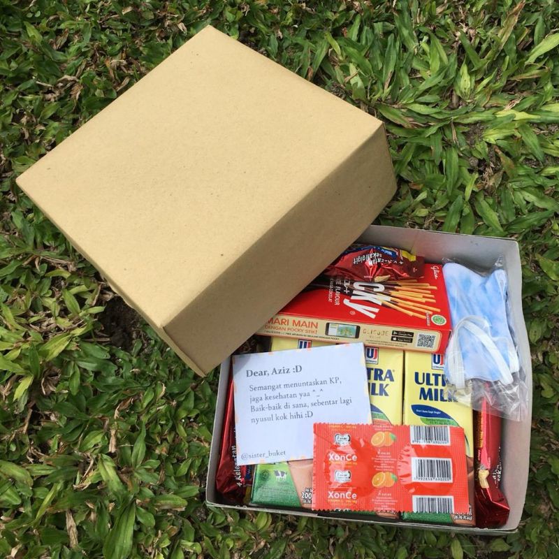 

GIFT BOX SNACK BOX HAMPERS GIFT
