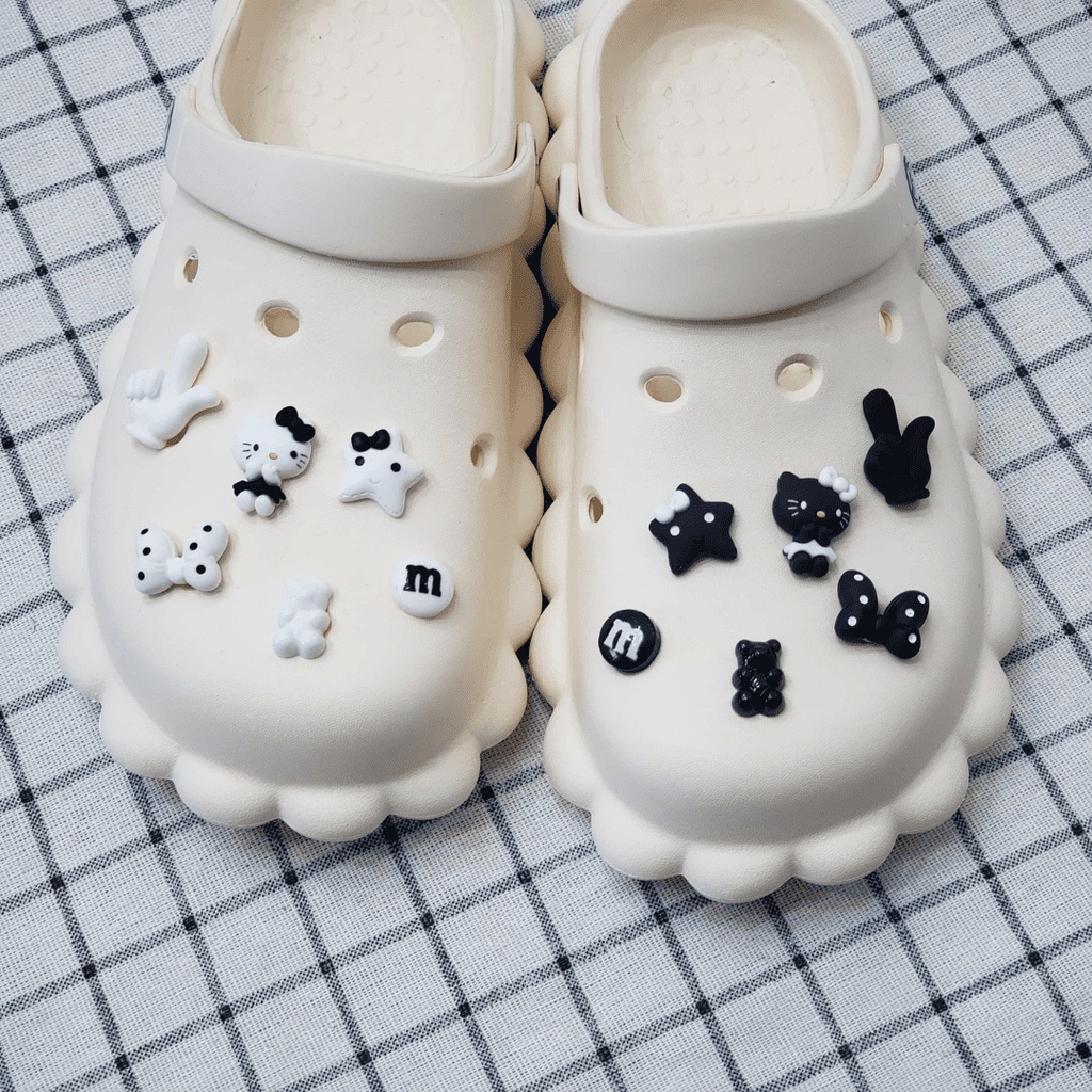 @shinydiy 12pcs Kancing Sepatu Desain Kartun Hello Kitty Winnie the Pooh-crocs / jibbitz / Button crocs / Charm DIY | asesoris wanita｜crocs jibbitz