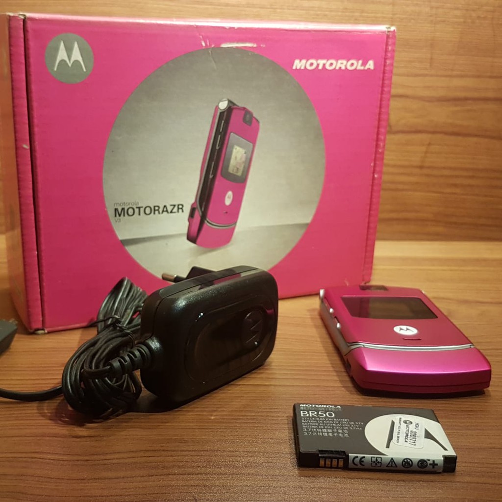 HP Handphone Motorola V3 Mulus Pink Flip Fullset Original  Legendaris Not V3 atau V3x atau V6