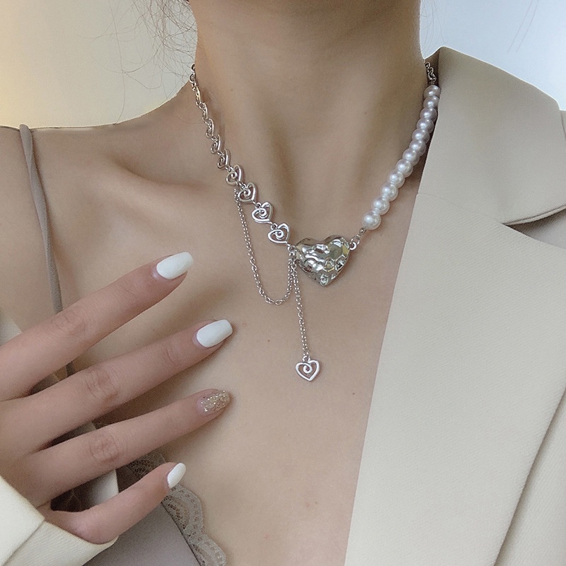 YEEZII Kalung Rantai Choker Hias Liontin Hati Mutiara Warna Silver Gaya Korea Retro Untuk Wanita