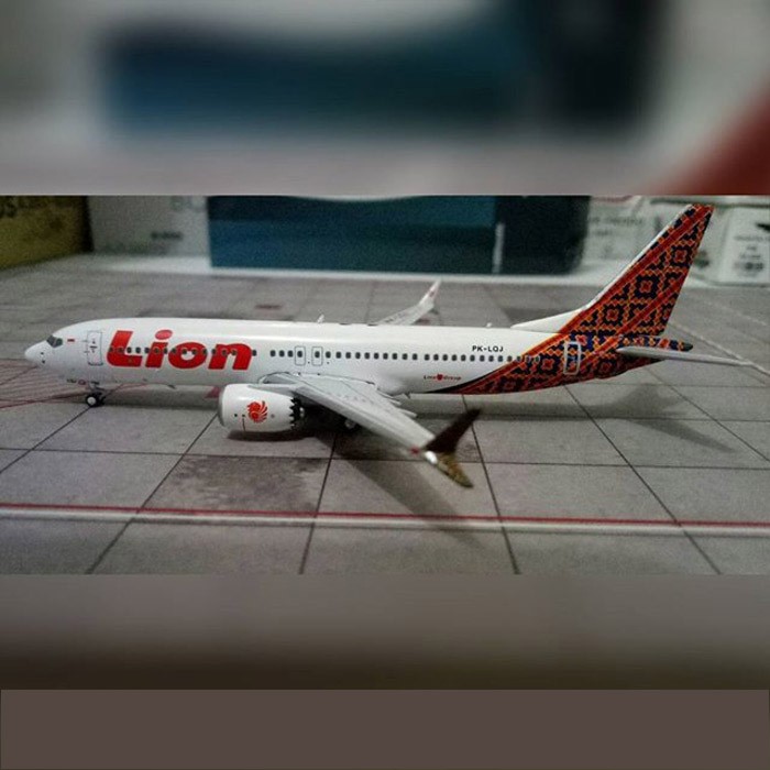 JE Miniatur Replika Pesawat LION AIR BOEING 737 MAX 8 PK-LQJ PANDA MODEL 1:400 PHOENIX Diecast