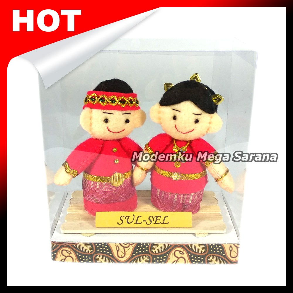 Boneka Pakaian Adat Toraja Sulawesi Selatan