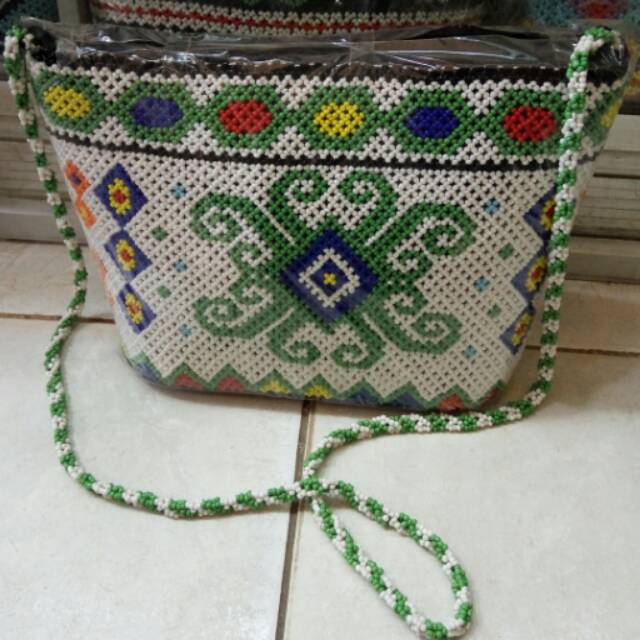 (1 kg)Tas manik dayak (selempang)