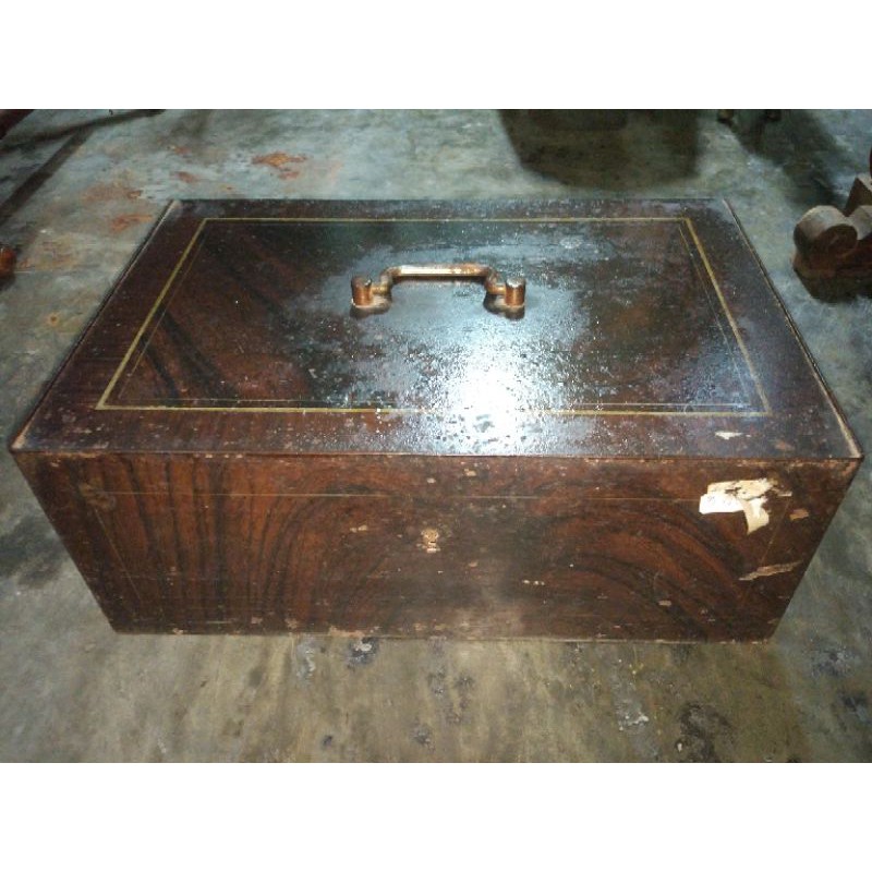 Box Kotak Besi Penyimpanan Besi Kuno Antik