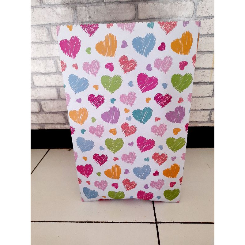 

TAS KADO SIMPLE KERTAS KADO INSTAN TANGGUNG