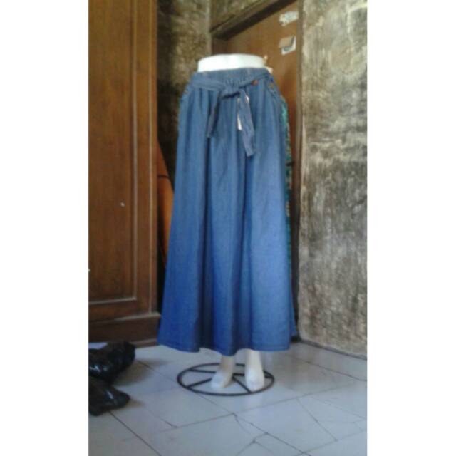 Rok levis dewasa biru muda klok merk COLOMO