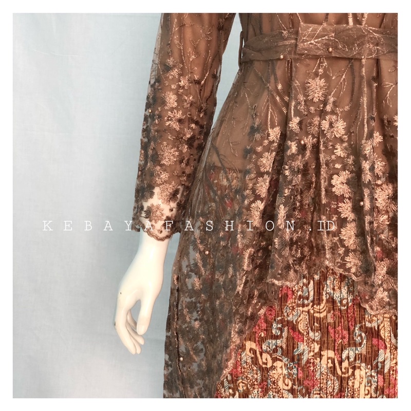 Kebaya brokat Kebaya modern Stelan kebaya brukat Kebaya wisuda brukat