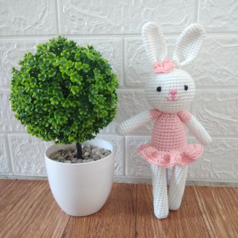 Boneka rajut Bunny Bunny