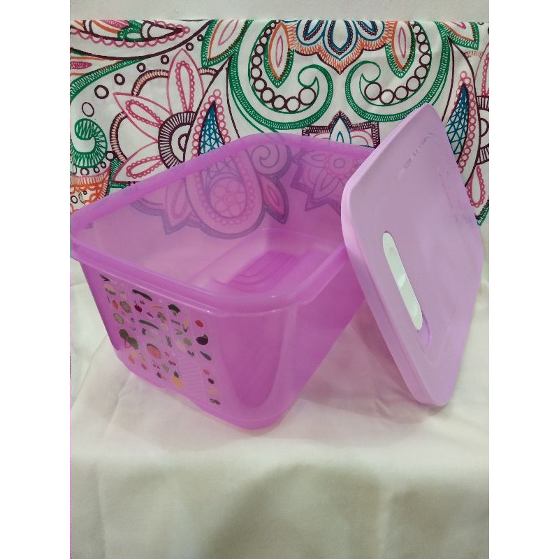 wadah penyimpanan sayuran ,buah dalam kulkas