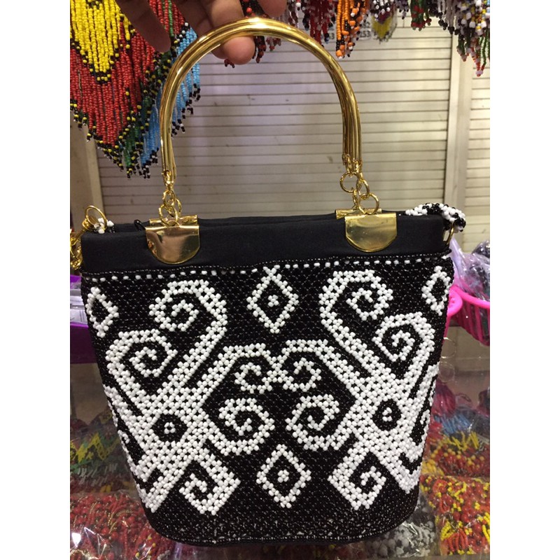 TAS MANIK UBAQ HITAM PUTIH